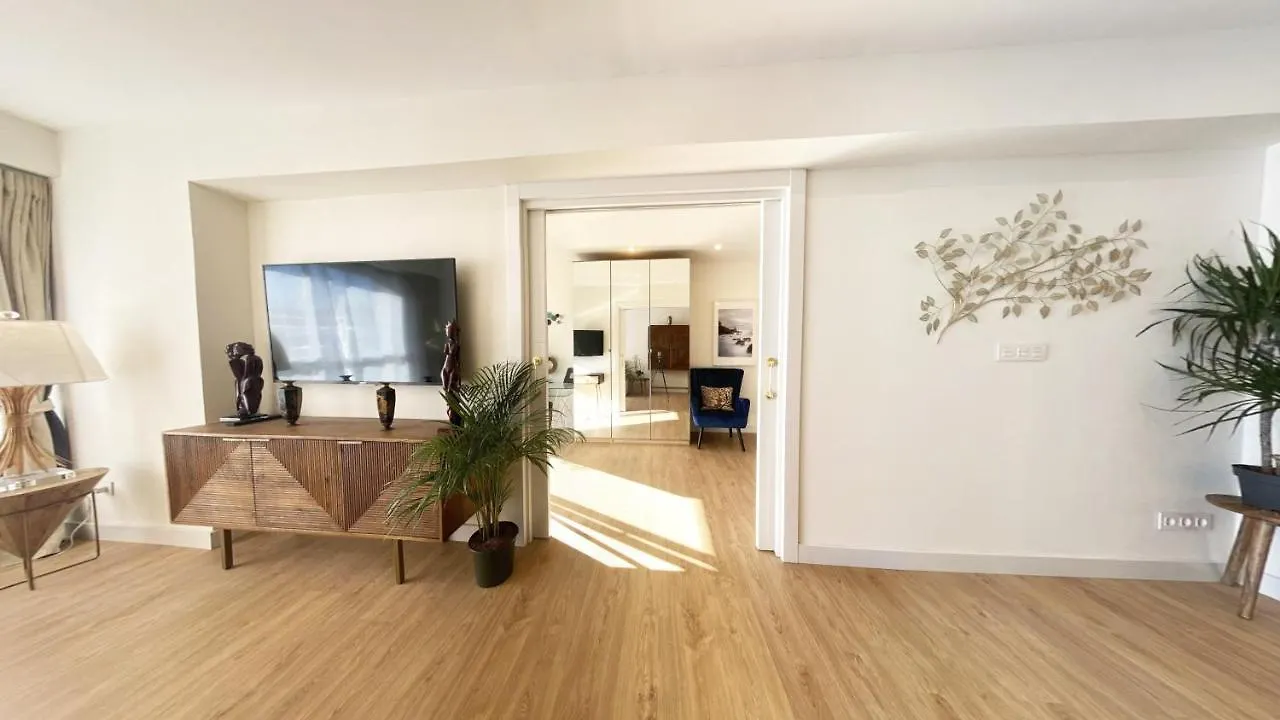 아파트 Bahia Luxurious Apartment, 3 Double Rooms, Free Parking, Terrace, Brand New 산세바스티안