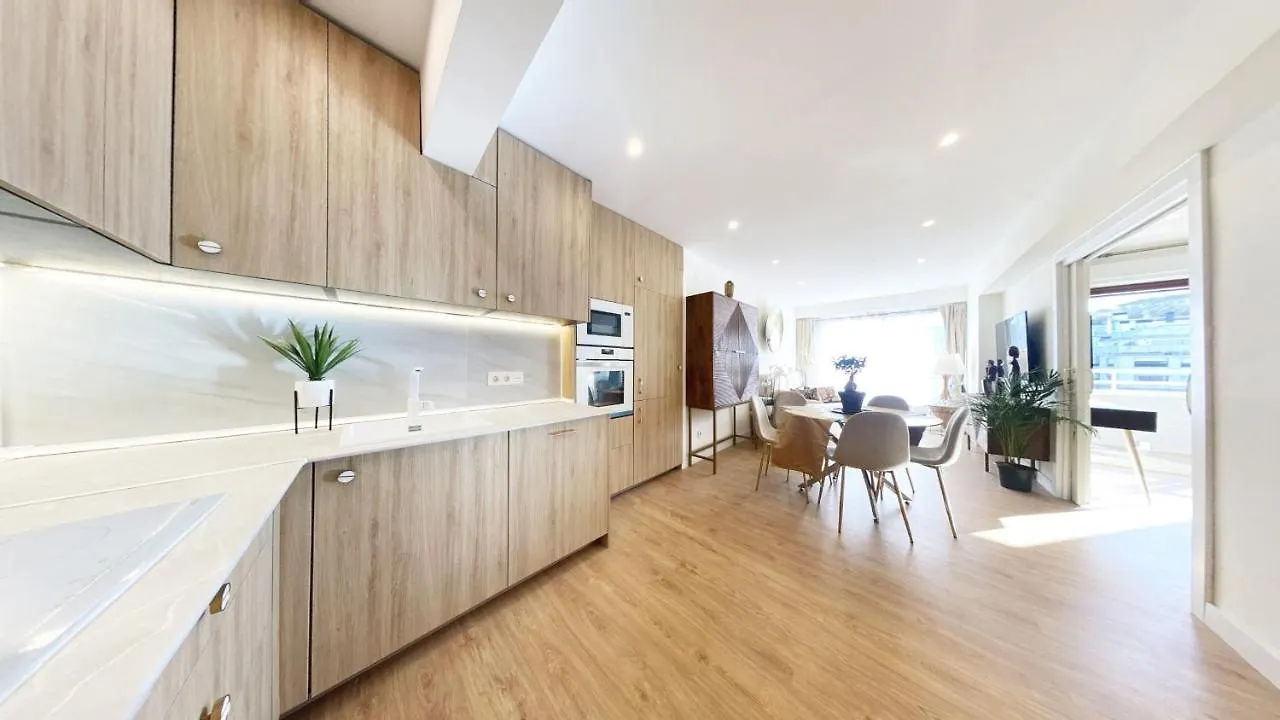 Bahia Luxurious Apartment, 3 Double Rooms, Free Parking, Terrace, Brand New Σαν Σεμπαστιάν Διαμέρισμα