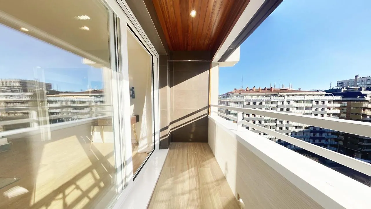 Bahia Luxurious Apartment, 3 Double Rooms, Free Parking, Terrace, Brand New 산세바스티안