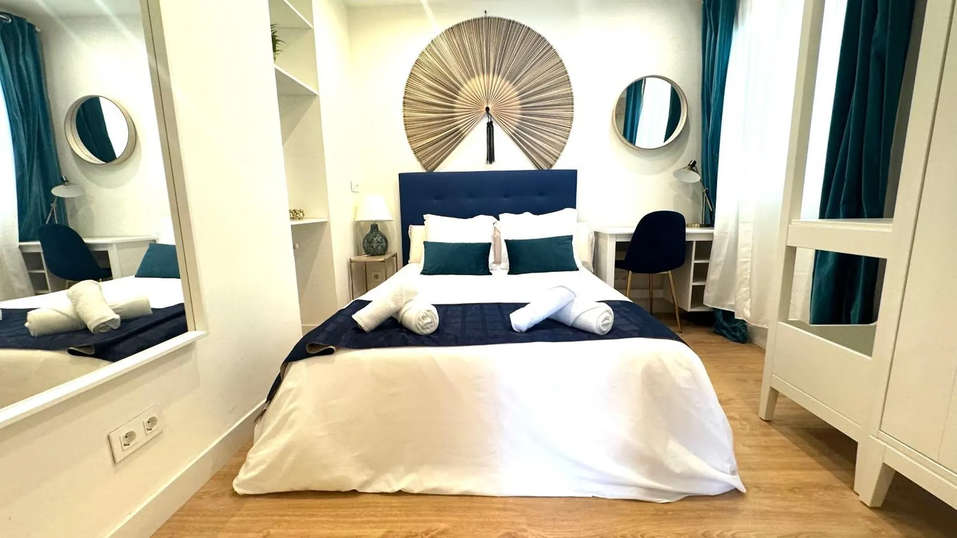 Bahia Luxurious Apartment, 3 Double Rooms, Free Parking, Terrace, Brand New 산세바스티안 0*,